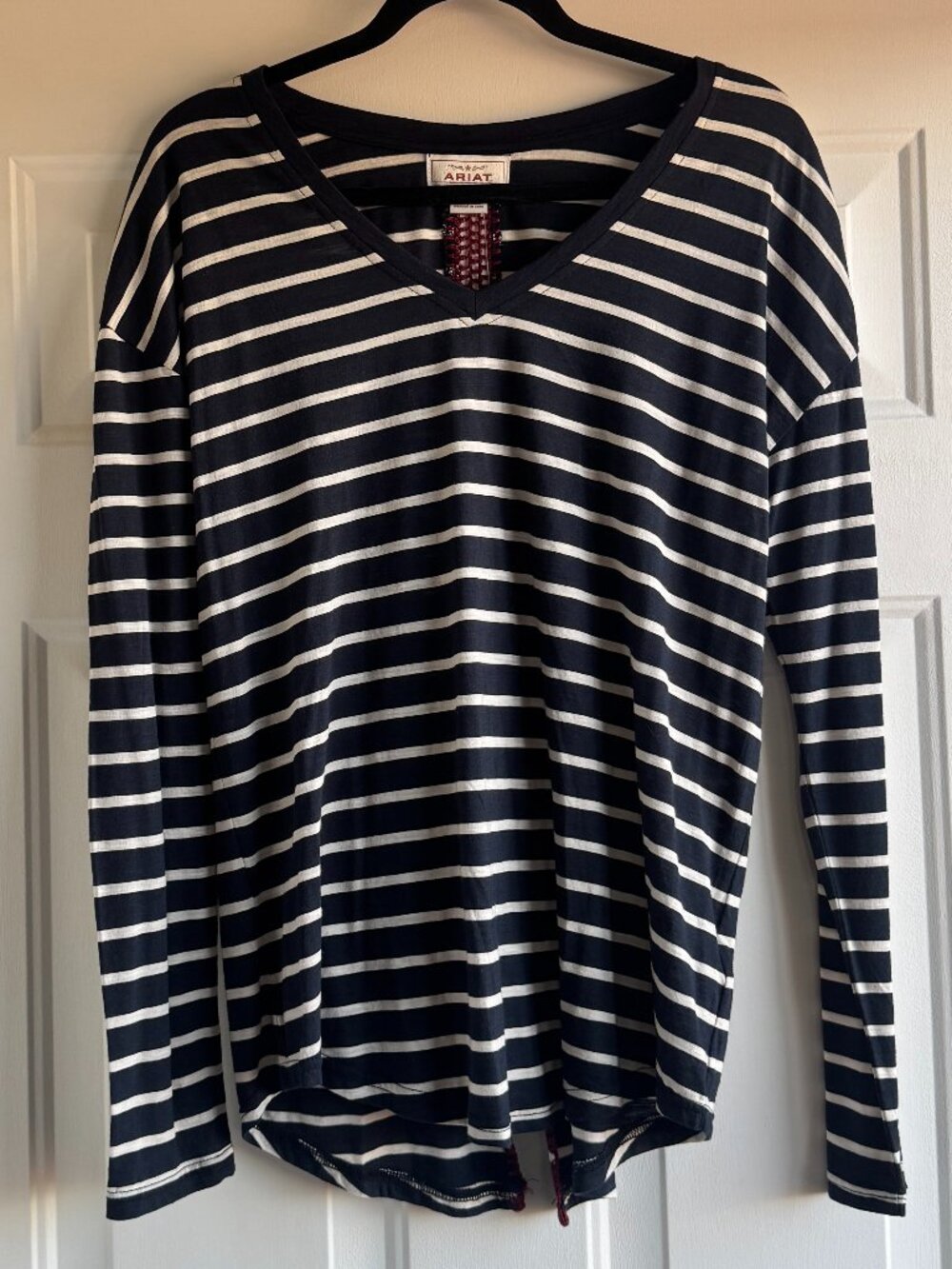 NWT Ariat Knoxville Top